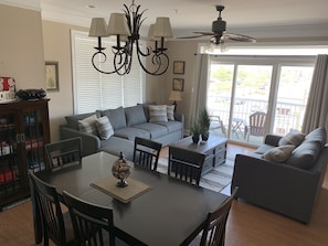 Living/Dining Area