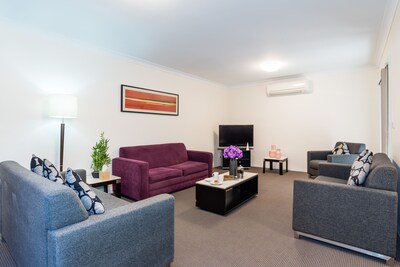 Unit 9-1 bedroom furnished apartment suitable for short & extended stays