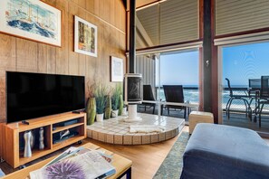 Living Area / Fireplace