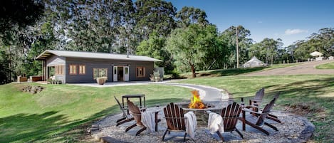 Attunga Retreat Outdoor Fire Area