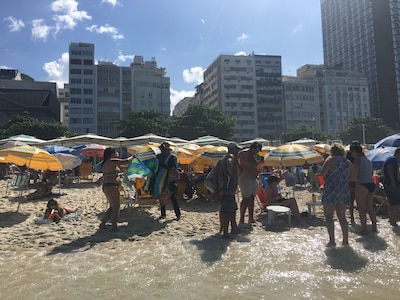 Entre a praia e a Lagoa- c/ janelas acusticas, WI-FI, Home, TVs e tel