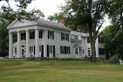 Luxury  Carriage House on Maple Grove Estate