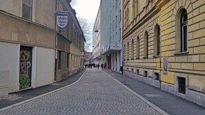 Mala ulica street view