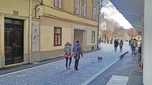 Mala ulica street view
