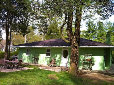 The Green Cottage with patio.