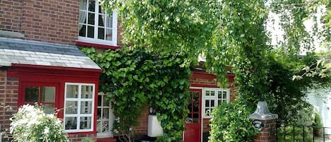 Exeter Cottage - Front View with Parking Space and Patio