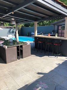 Nice house pool 7 minutes from the hypercentre Bordeaux