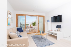 Marina apartment with pool and lounge