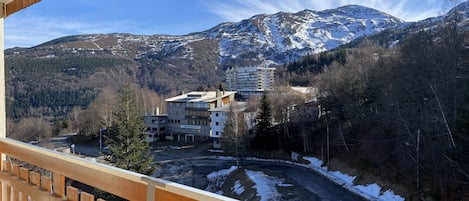 Balcon, vue sur la station.