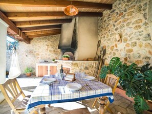 Property, Room, Building, Interior Design, Furniture, House, Home, Real Estate, Table, Living Room