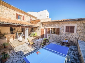 Property, Building, House, Real Estate, Home, Estate, Swimming Pool, Room, Courtyard, Vacation