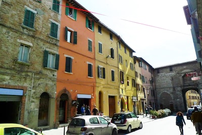 Jedes Fenster ist ein Gemälde im Herzen von Perugia. 