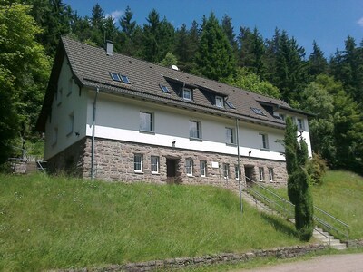 Casa Lütsche - justo en el lago en el bosque de Turingia