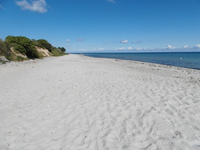 Holiday by the sea with lots of luxury between Baltic Sea u. Schlei; WLAn free, fireplace, sauna