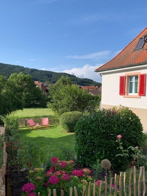 Aussicht aufs Häusle & den Garten