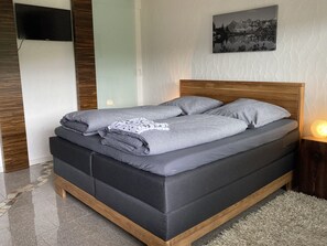 Neues, hochwertiges Boxspringbett 