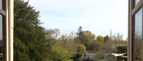 Vue sur le domaine traversé par la Charente