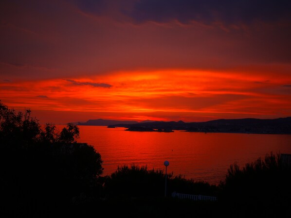 Soleil couchant sur la baie de Bandol 