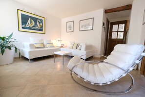 Provencal farmhouse with pool, 2 bedrooms, 2 bathrooms living room