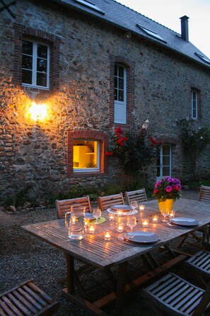 Diner au bord de l'eau