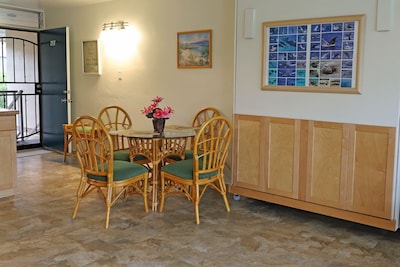 Kihei Kai Nani ***CLEAN*** New Remodel Deluxe Unit Close to Ocean!