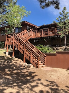 15 Acre Private Luxury Estate, Close to Everything,  Enjoy 'Aspen Cabins' Views'