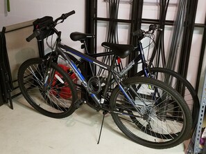 Men's and women's bikes