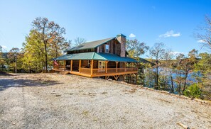 Welcome to Cedar Rock Chalet, home of "The Best Family Vacation Ever!"