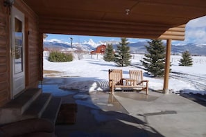 The property is especially beautiful when surrounded by a fresh blanket of snow, and is close to skiing locations