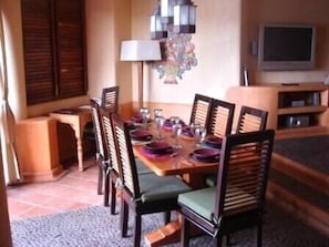 Dining area seats 8.
TV, DVR, Stero and wifi access in the main living area.