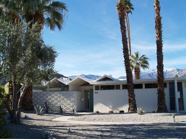 Secluded end unit with snow capped San Jacinto Mountains in the background.
