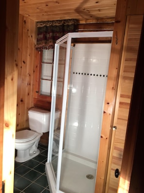 Bathroom & shower with ceramic tile