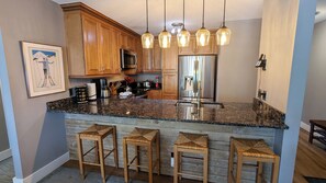 Beaver Creek West Condo H-2 kitchen with breakfast bar