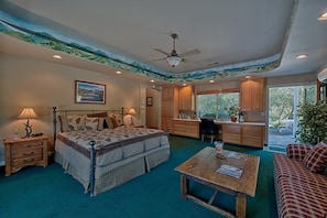 Kaweah Gem Suite- over 600 sq. ft. of beautifully appointed space, Cal King bed