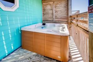 Surf-or-Sound-Realty-Bonito-Landing-535-Hot-Tub