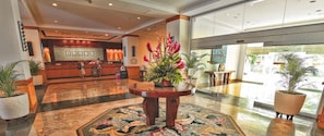 Lobby of Ilikai Hotel