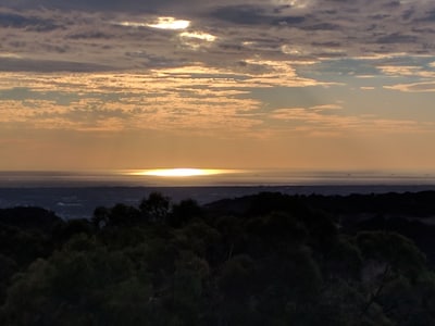 Sunset Hues-Enjoy Peace & Nature in lovely Adelaide Hills overlooking Adelaide