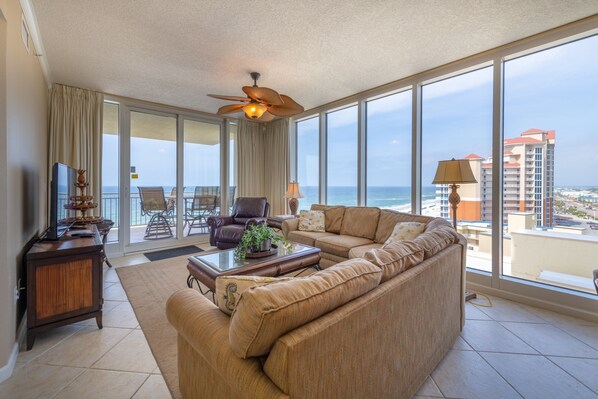 Living room view South/Southwest