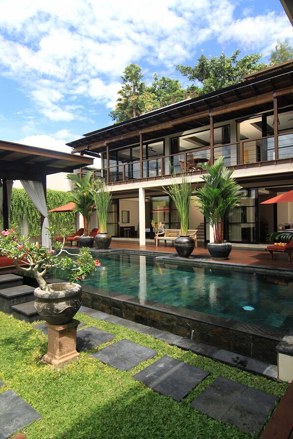 Cozy 4 Bedroom Villa Private Pool