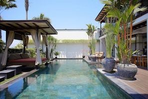 Cozy 4 Bedroom Villa Private Pool