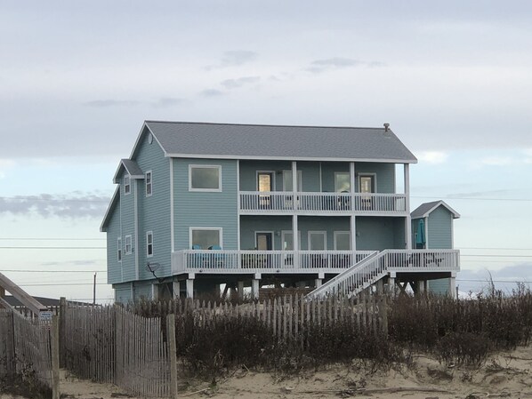 Beachfront home large wrap around deck for views of the gulf & intercostal, bay