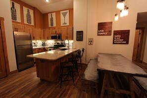 Kitchen / Dining
