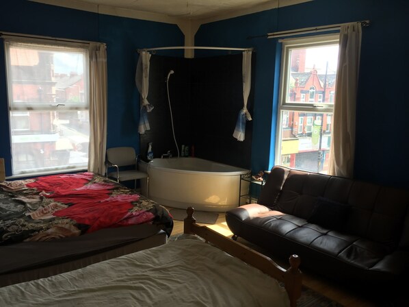 En Suite Room with the Jacuzzi,