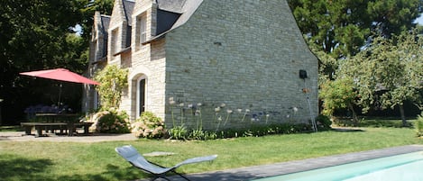 Villa avec piscine chauffée et couverte