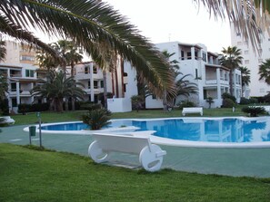 Swimming-pool views