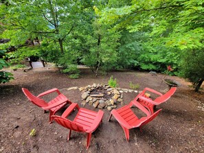 Fire pit for roasting S'mores!