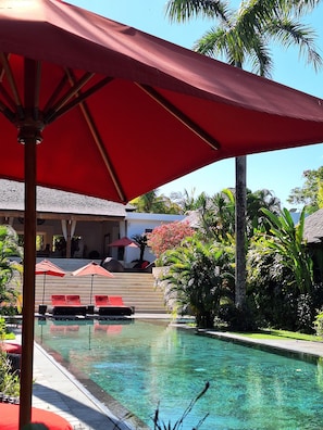Offering plenty of space for relaxation.