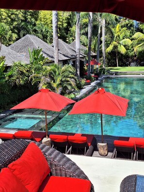 Swimming Pool that seamessly blends luxury with natural beauty.