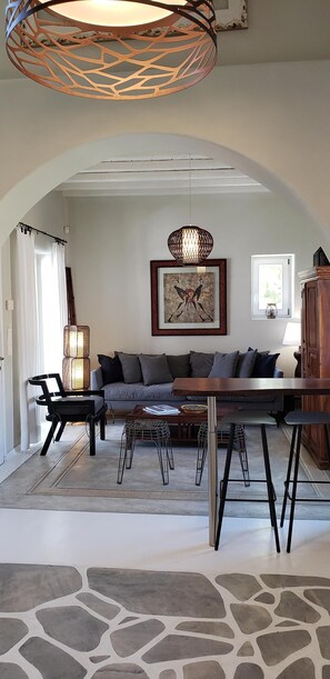 LIVING RM