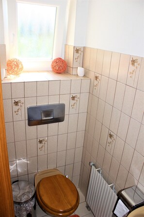 Separates WC (ca. 5 Laufmeter) 